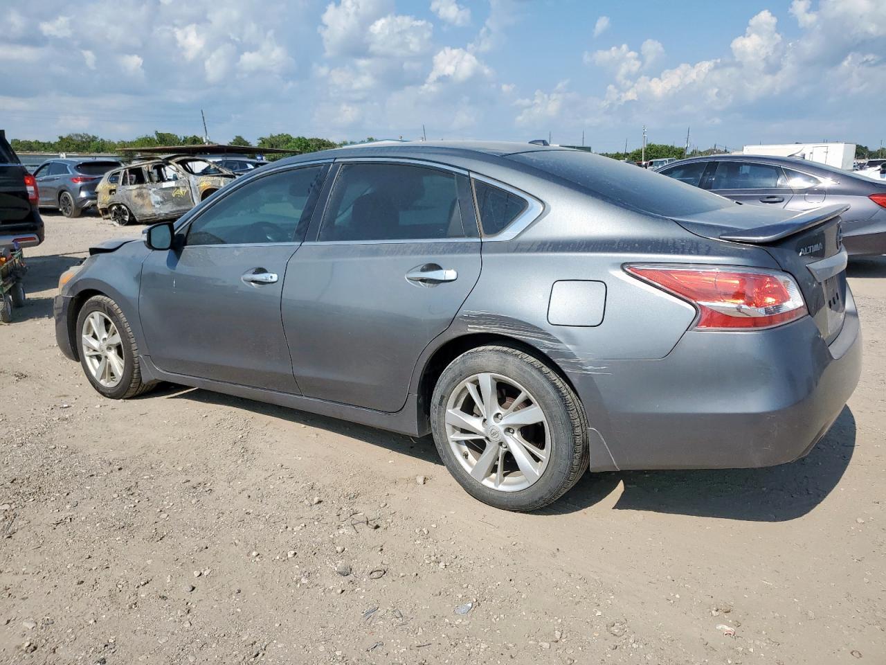 2015 Nissan Altima 2.5 - Фото 2