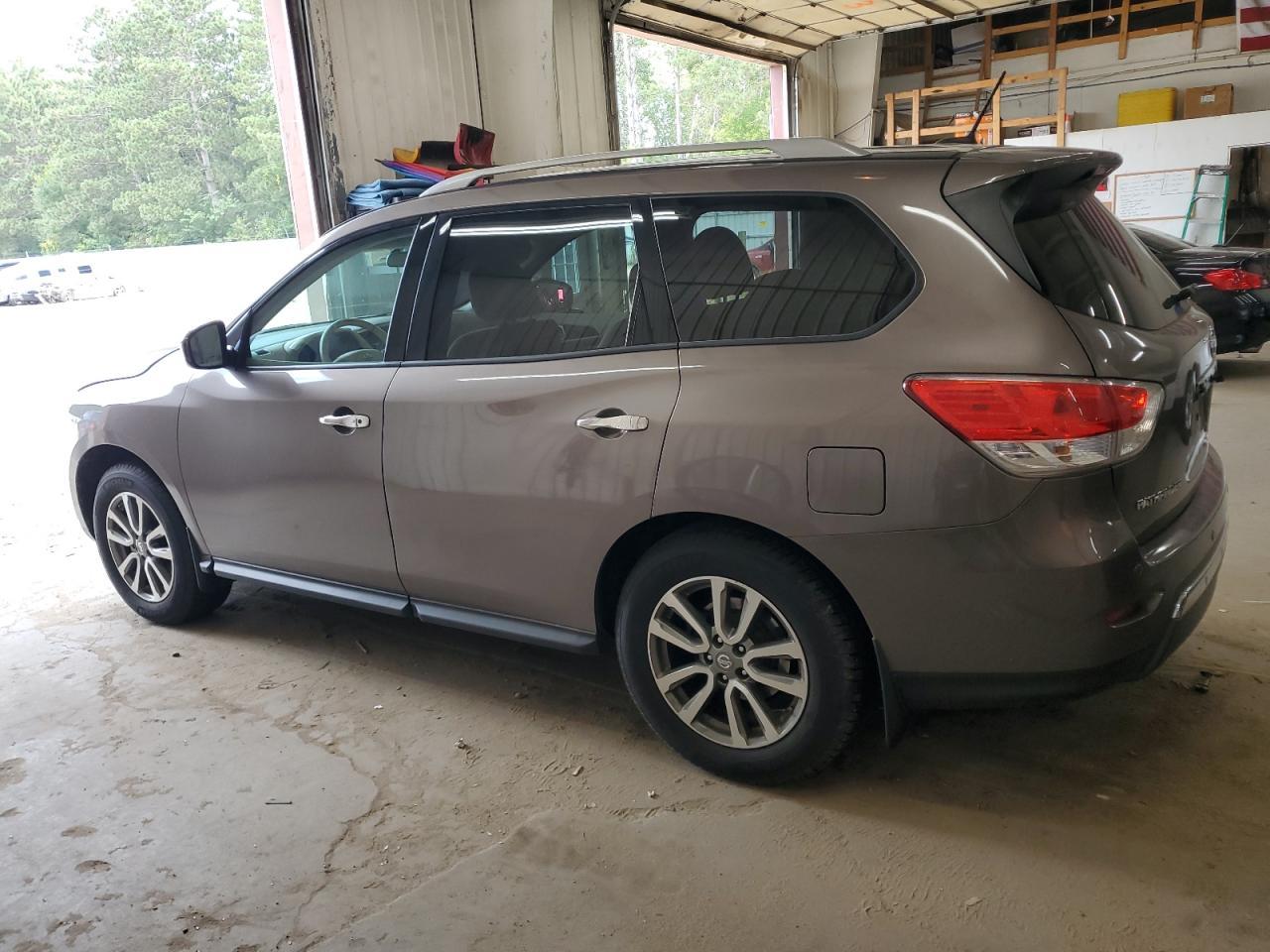 2013 Nissan Pathfinder S - Image 2