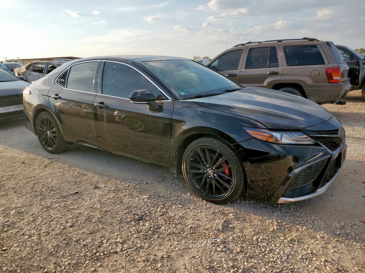 2021 Toyota Camry Xse - Фото 4