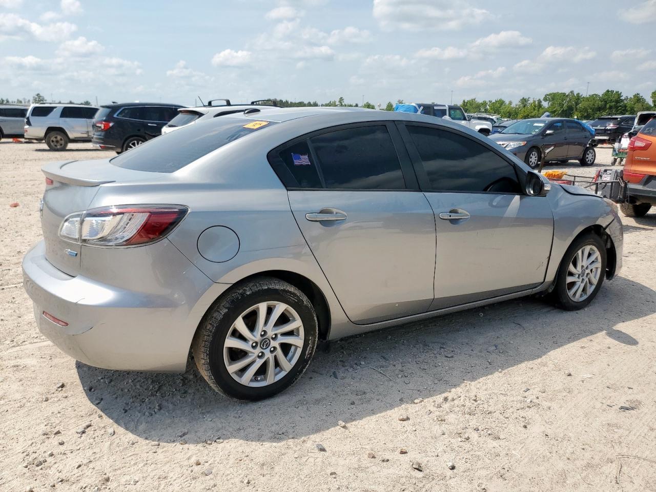 2013 Mazda 3 I - Фото 3