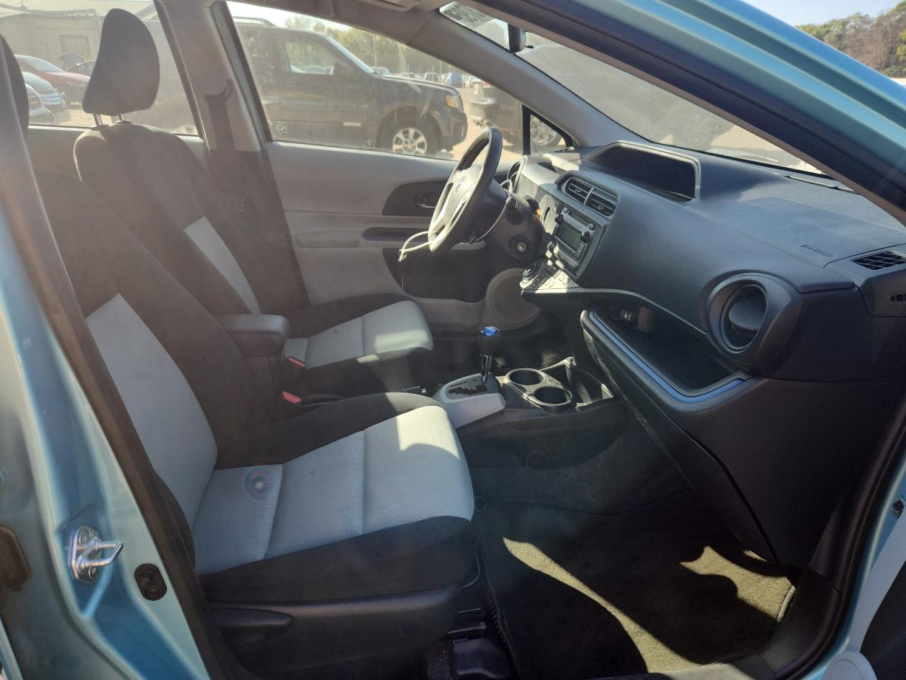 2013 Toyota Prius C - Фото 7