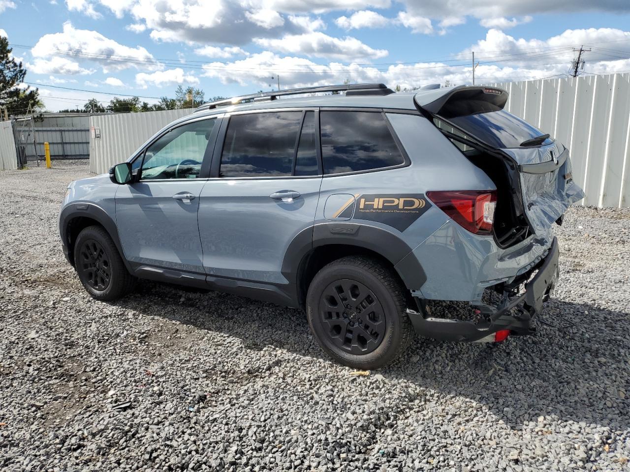 2022 Honda Passport Trail Sport - Image 2