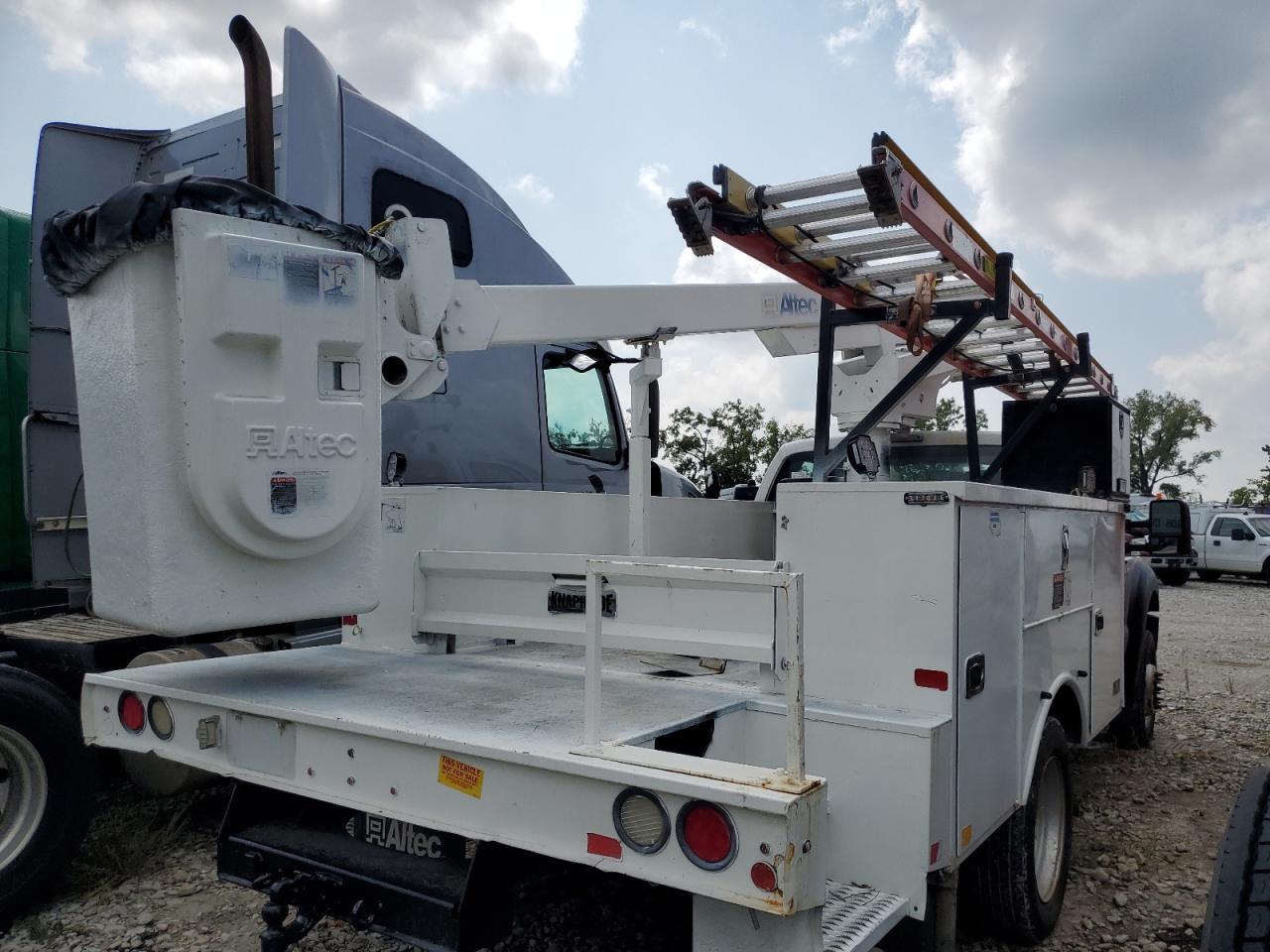 2013 Ford F450 Super Duty - Image 3