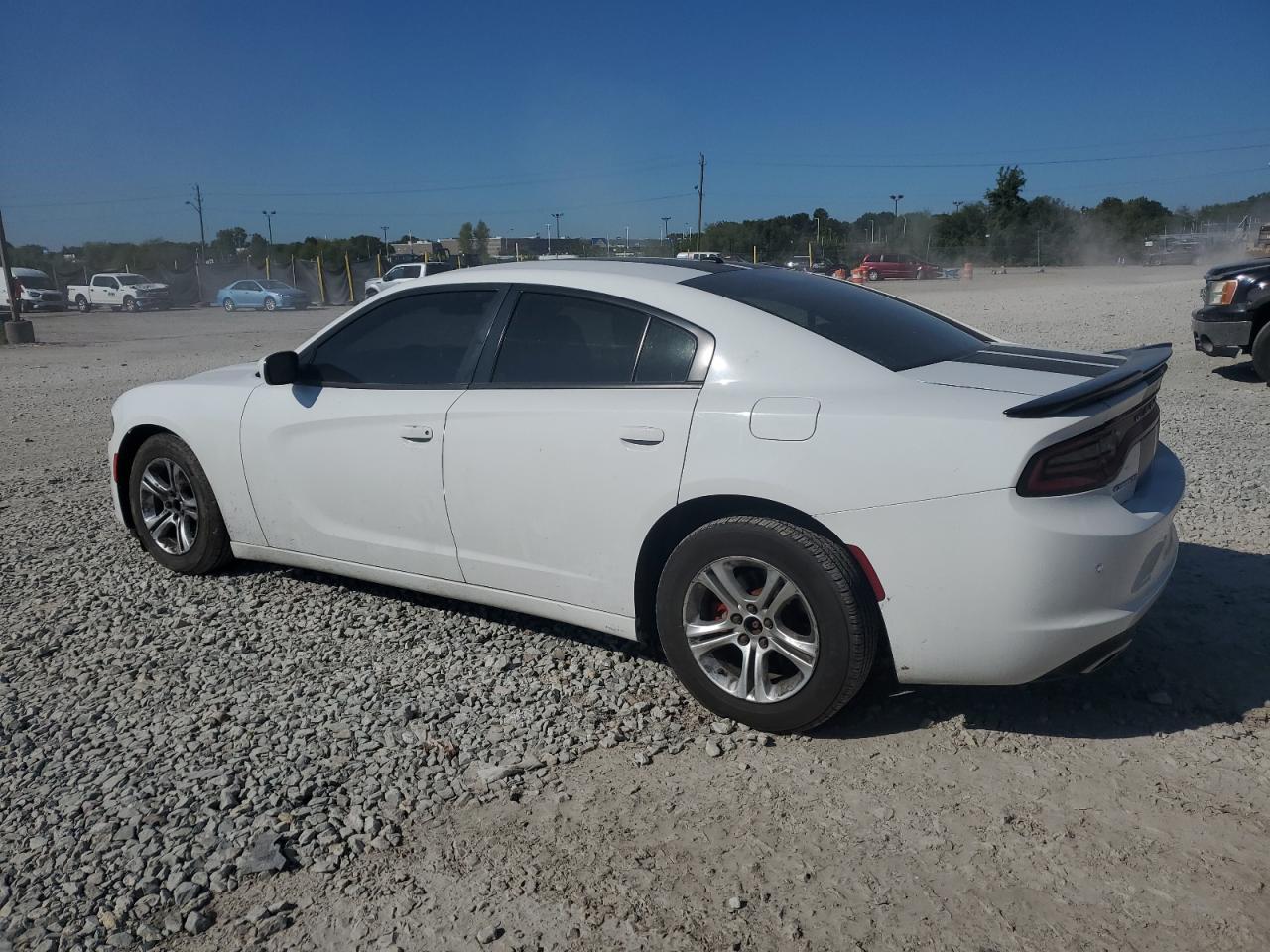 2016 Dodge Charger Se - Image 2