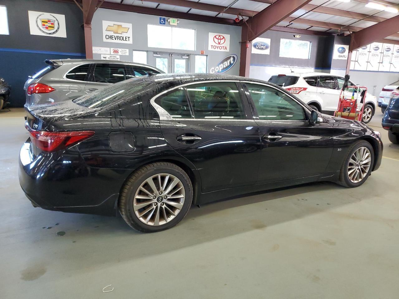 2018 Infiniti Q50 Luxe - Фото 3