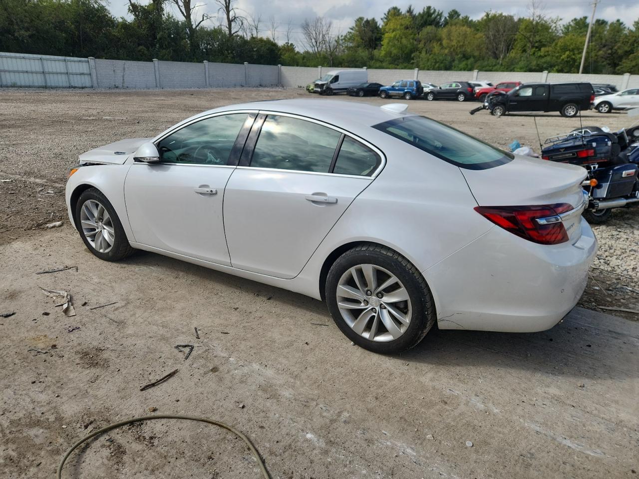 2017 Buick Regal Premium - Image 2