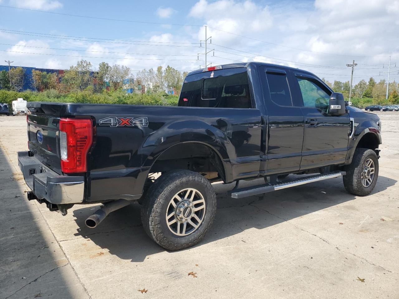 2019 Ford F350 Super Duty - Image 3