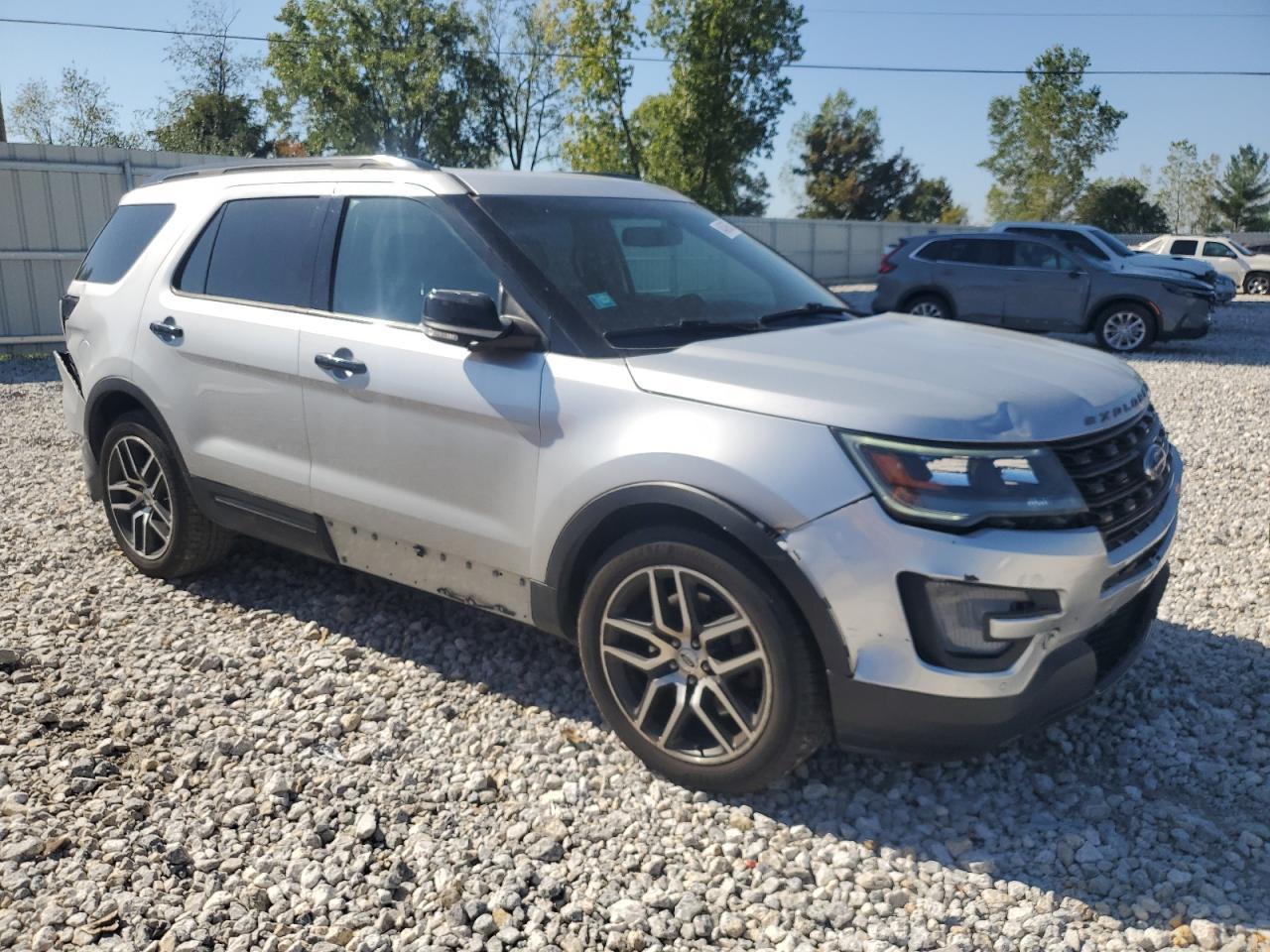2017 Ford Explorer Sport - Image 4