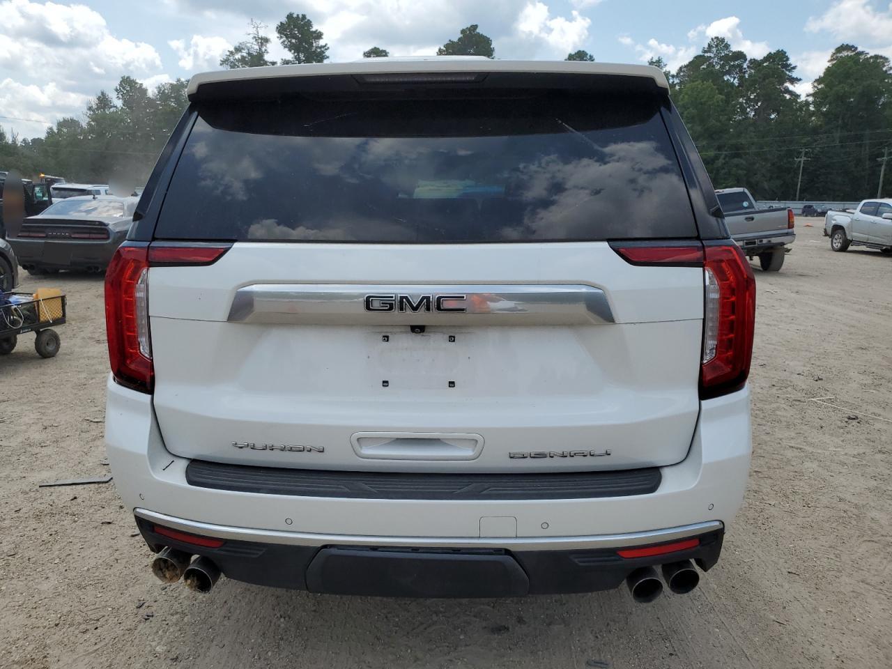 2022 GMC Yukon Denali - Image 6