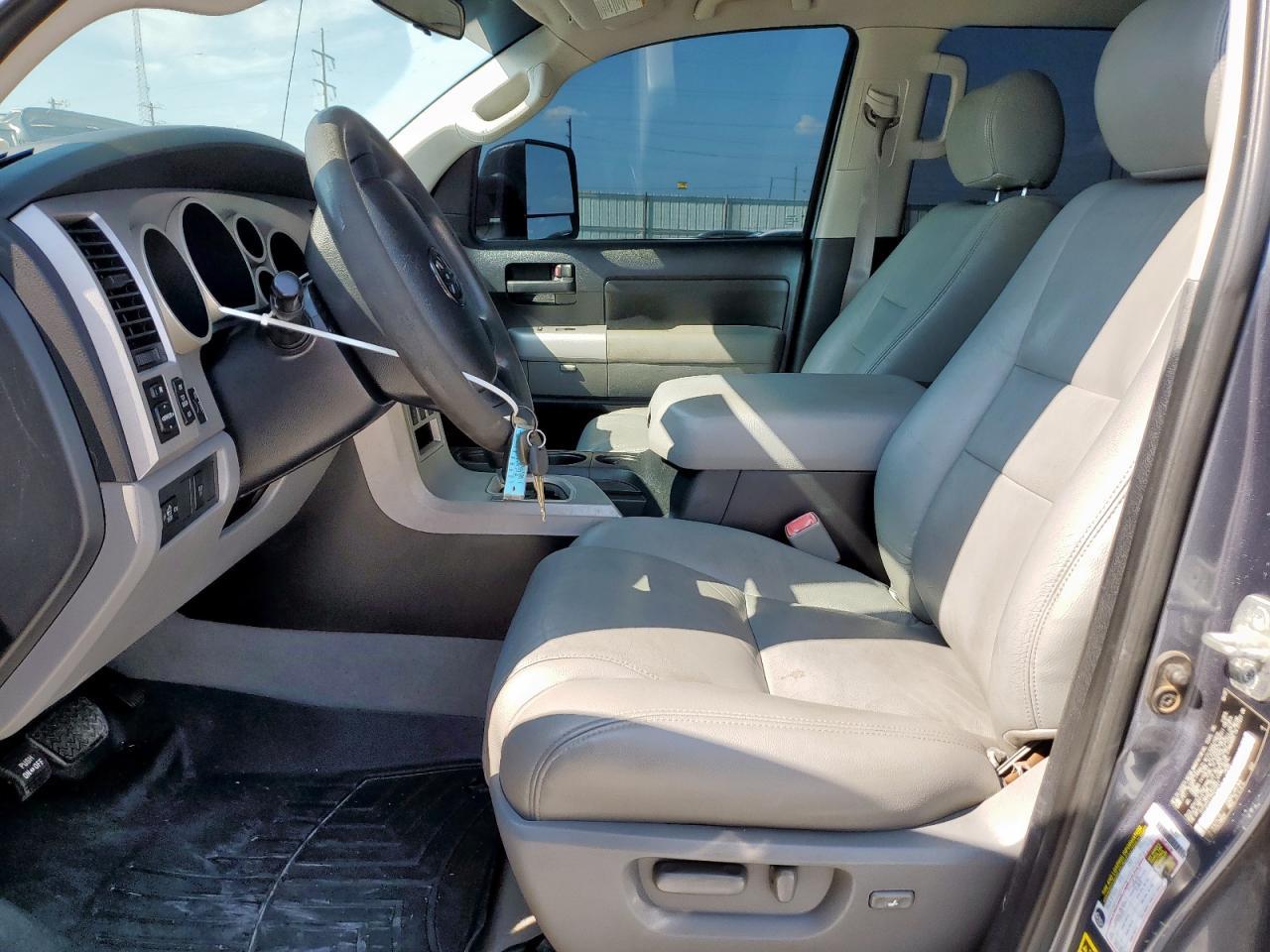 2008 Toyota Tundra Crewmax - Image 7