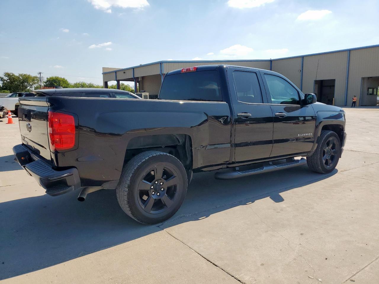 2016 Chevrolet Silverado C1500 - Фото 3