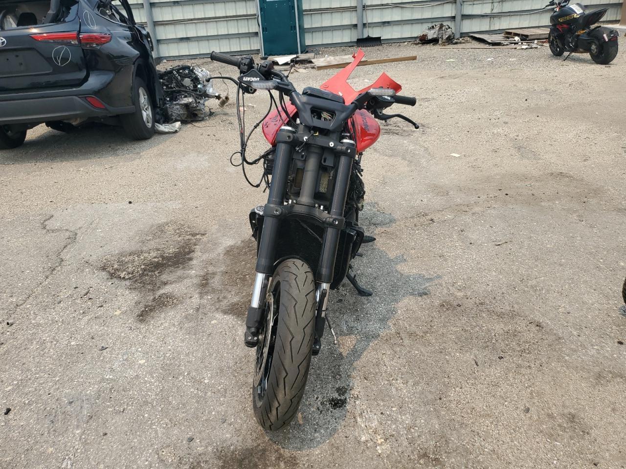 2023 Ducati Diavel V4 - Фото 2