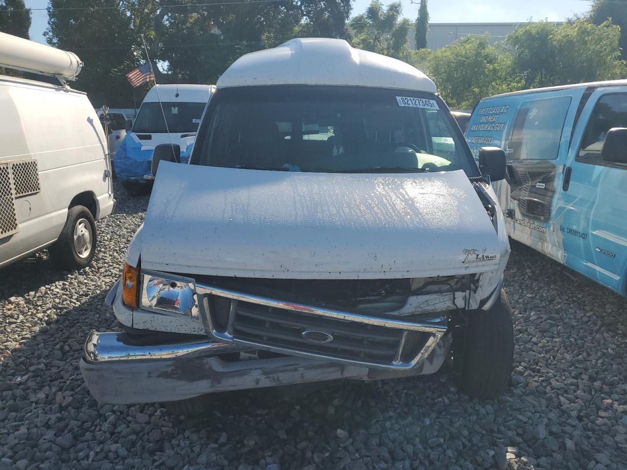2004 Ford Econoline E150 Van - Image 5