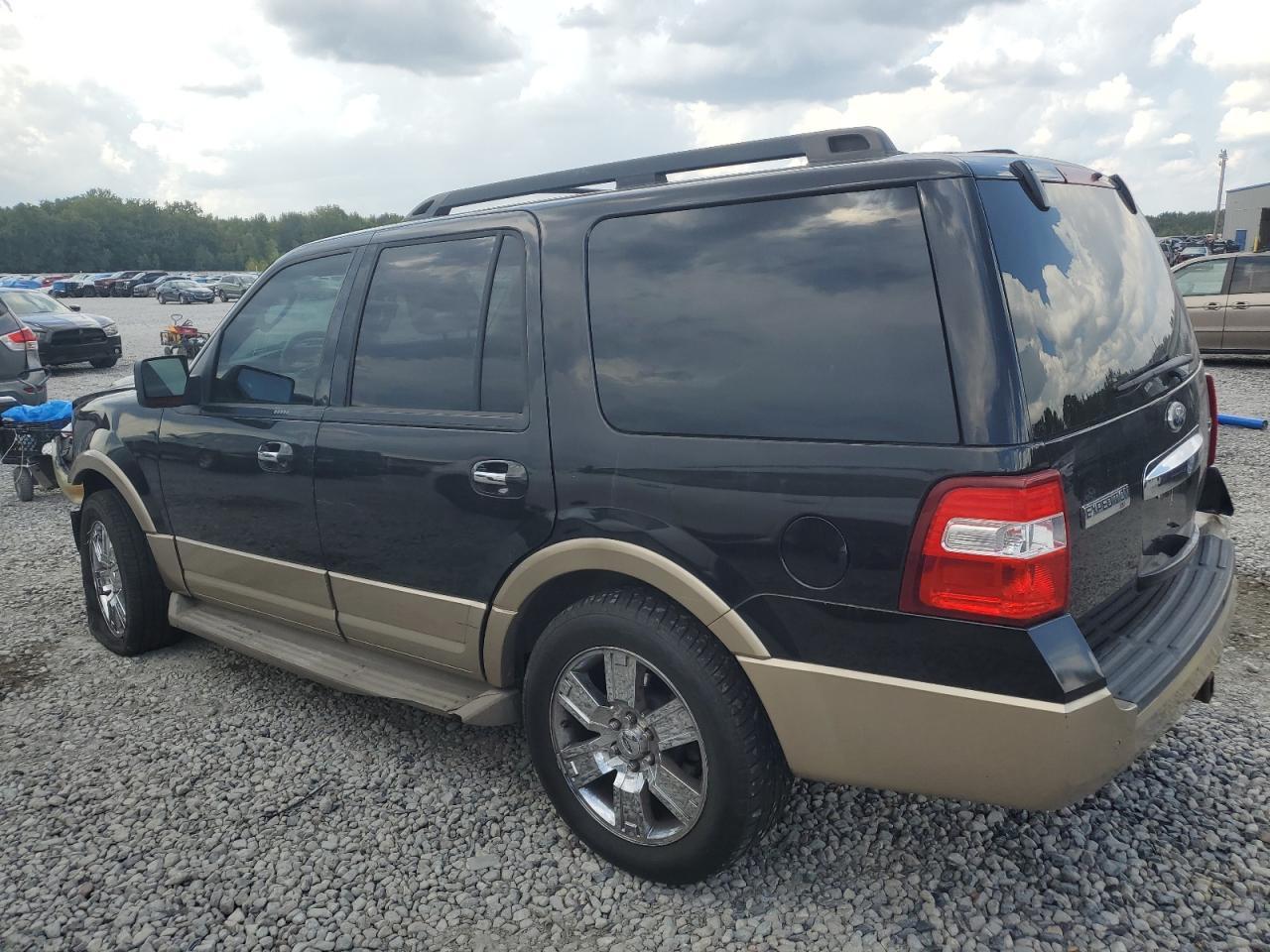 2011 Ford Expedition Xlt - Фото 2