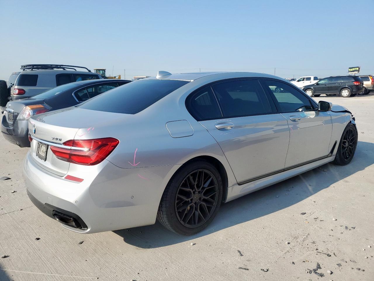 2017 BMW 740 Xi - Фото 3
