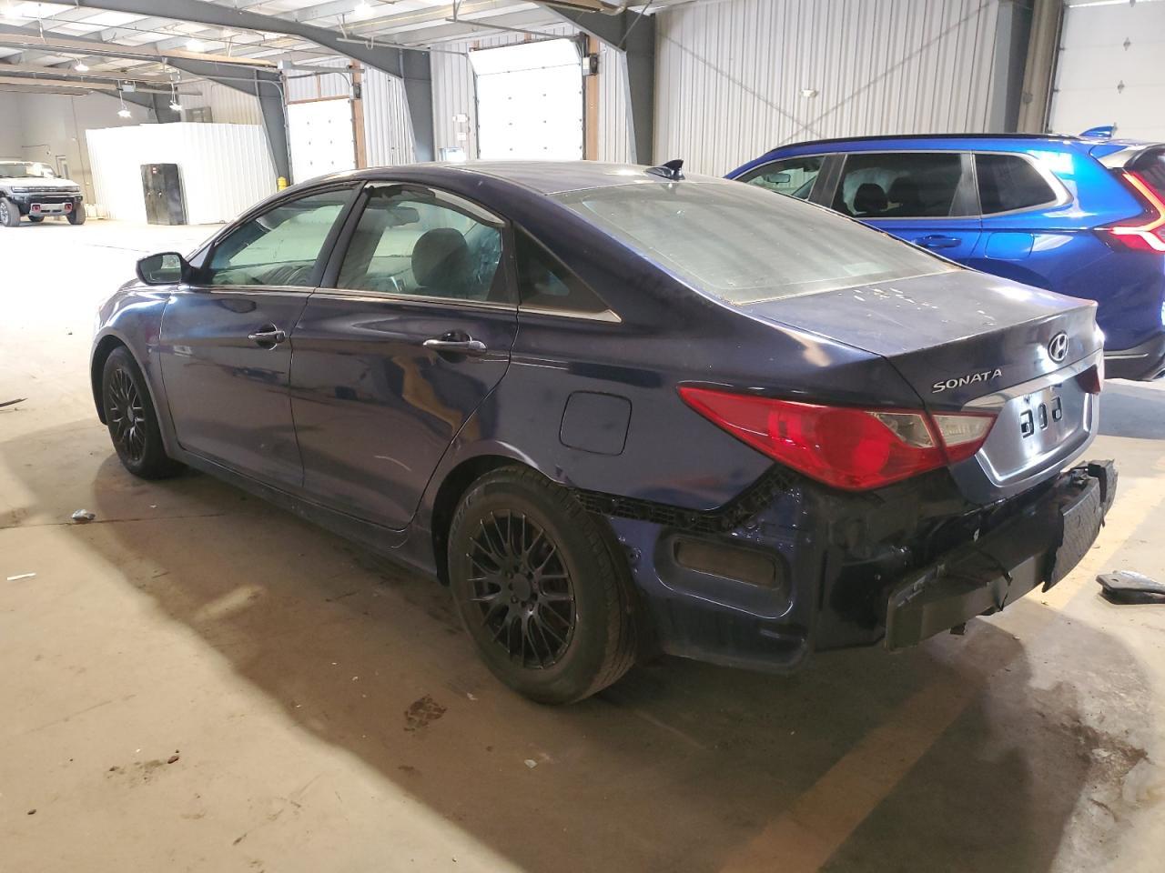 2013 Hyundai Sonata Gls - Image 2