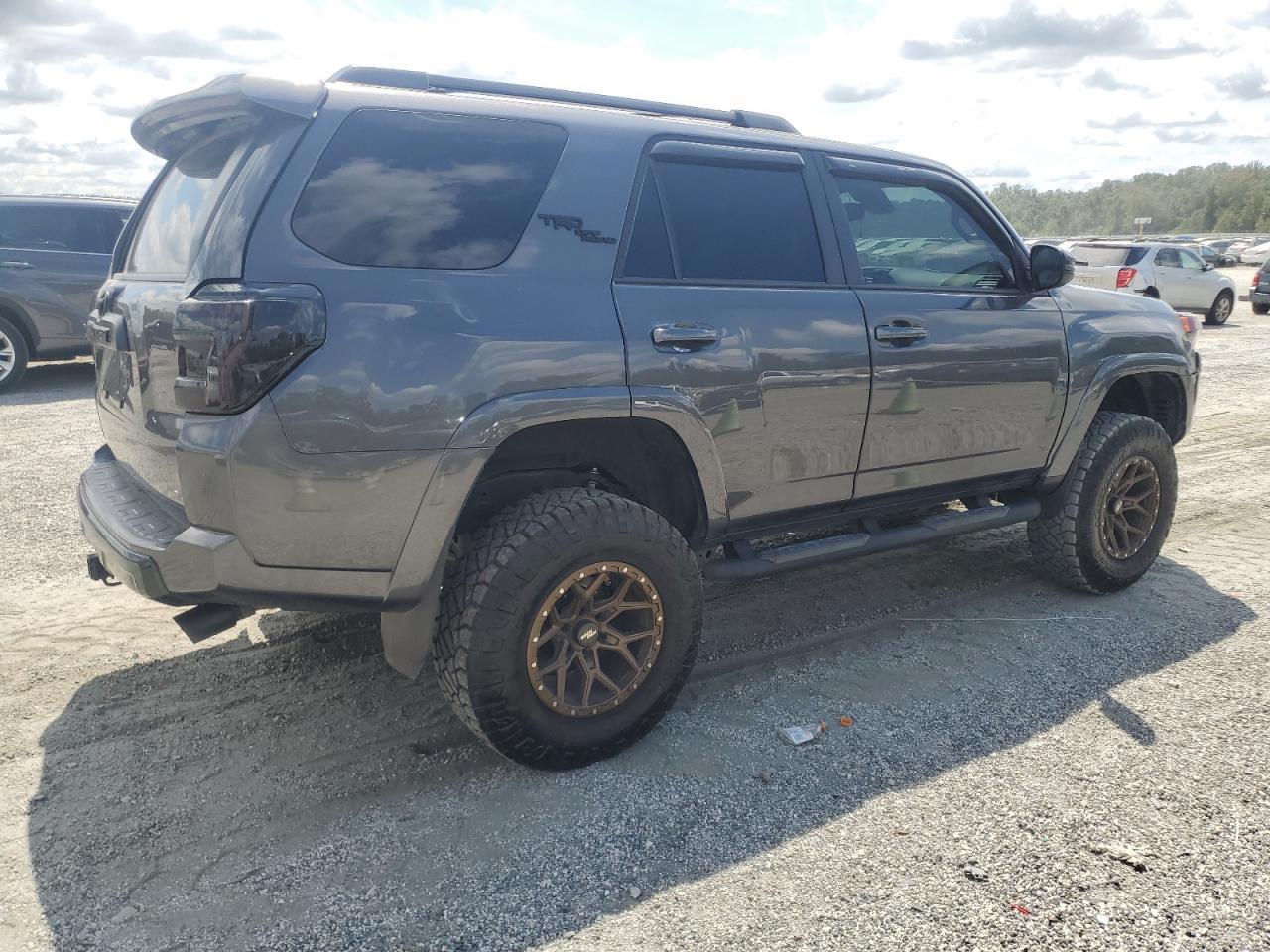 2023 Toyota 4Runner Se - Фото 3
