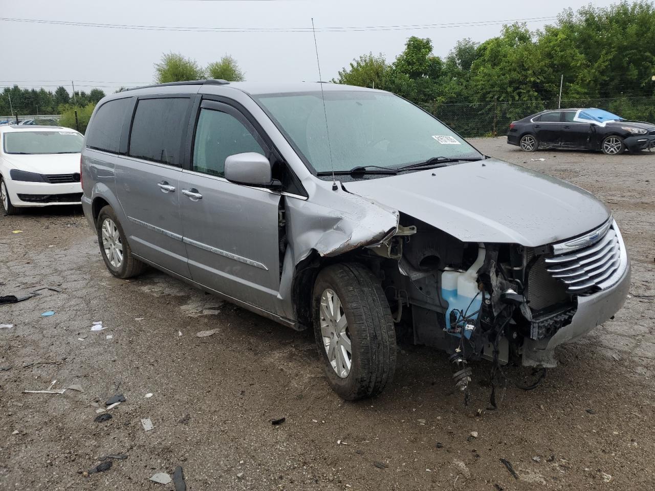 2016 Chrysler Town & Country Touring - Фото 4
