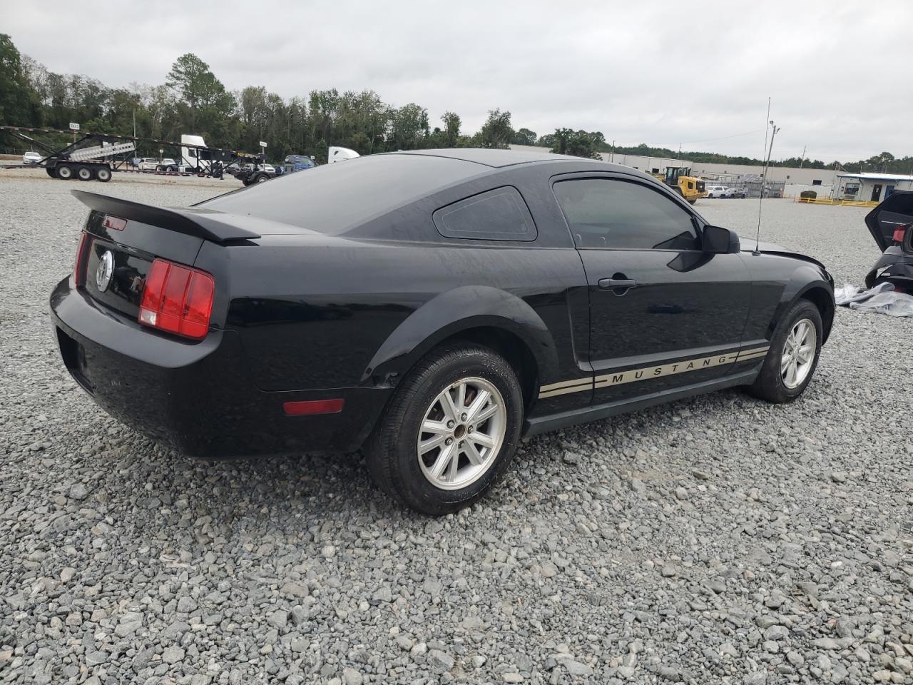2008 Ford Mustang - Фото 3