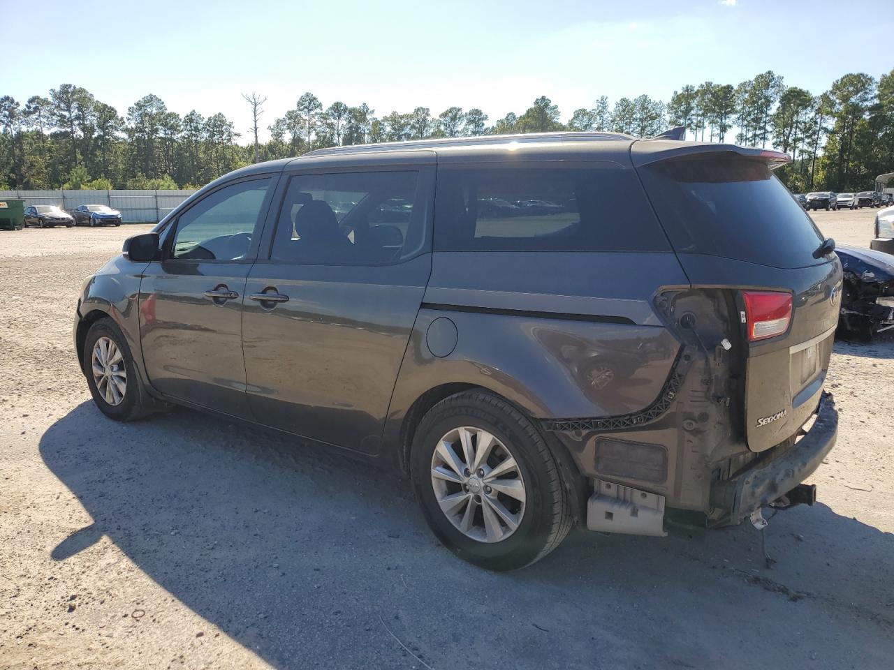 2016 Kia Sedona Lx - Фото 2