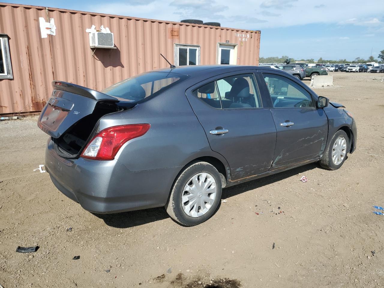 2019 Nissan Versa S - Фото 3