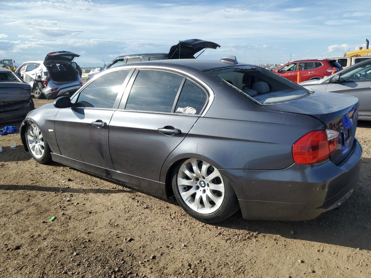 2006 BMW 330 I - Image 2