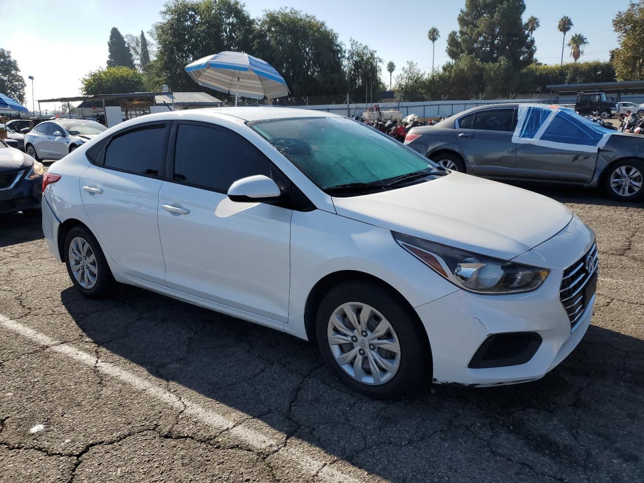 2021 Hyundai Accent Se - Фото 4