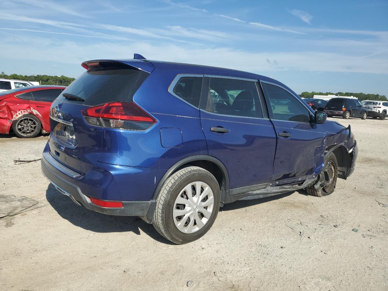 2018 Nissan Rogue S - Image 3