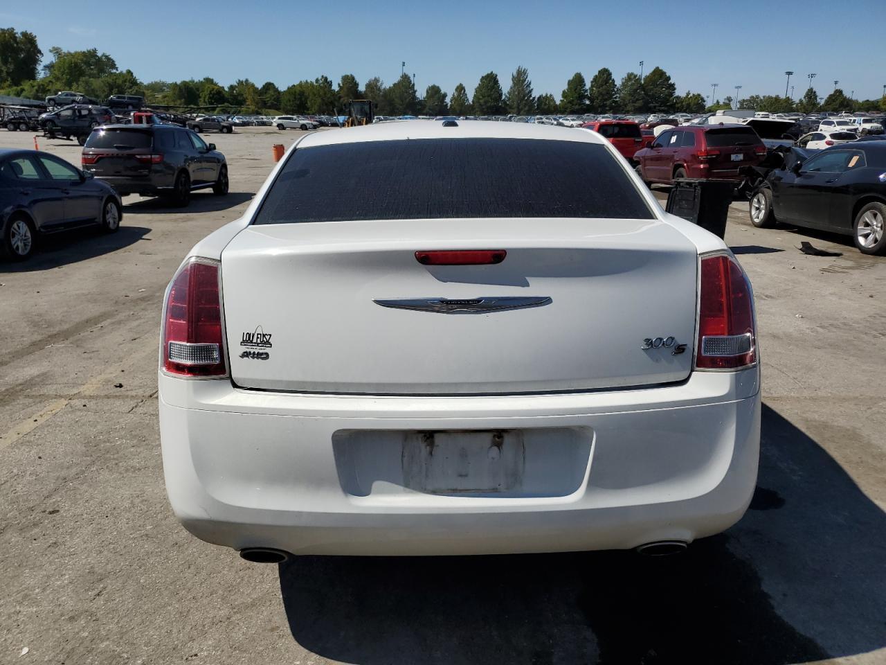 2014 Chrysler 300 S - Image 6