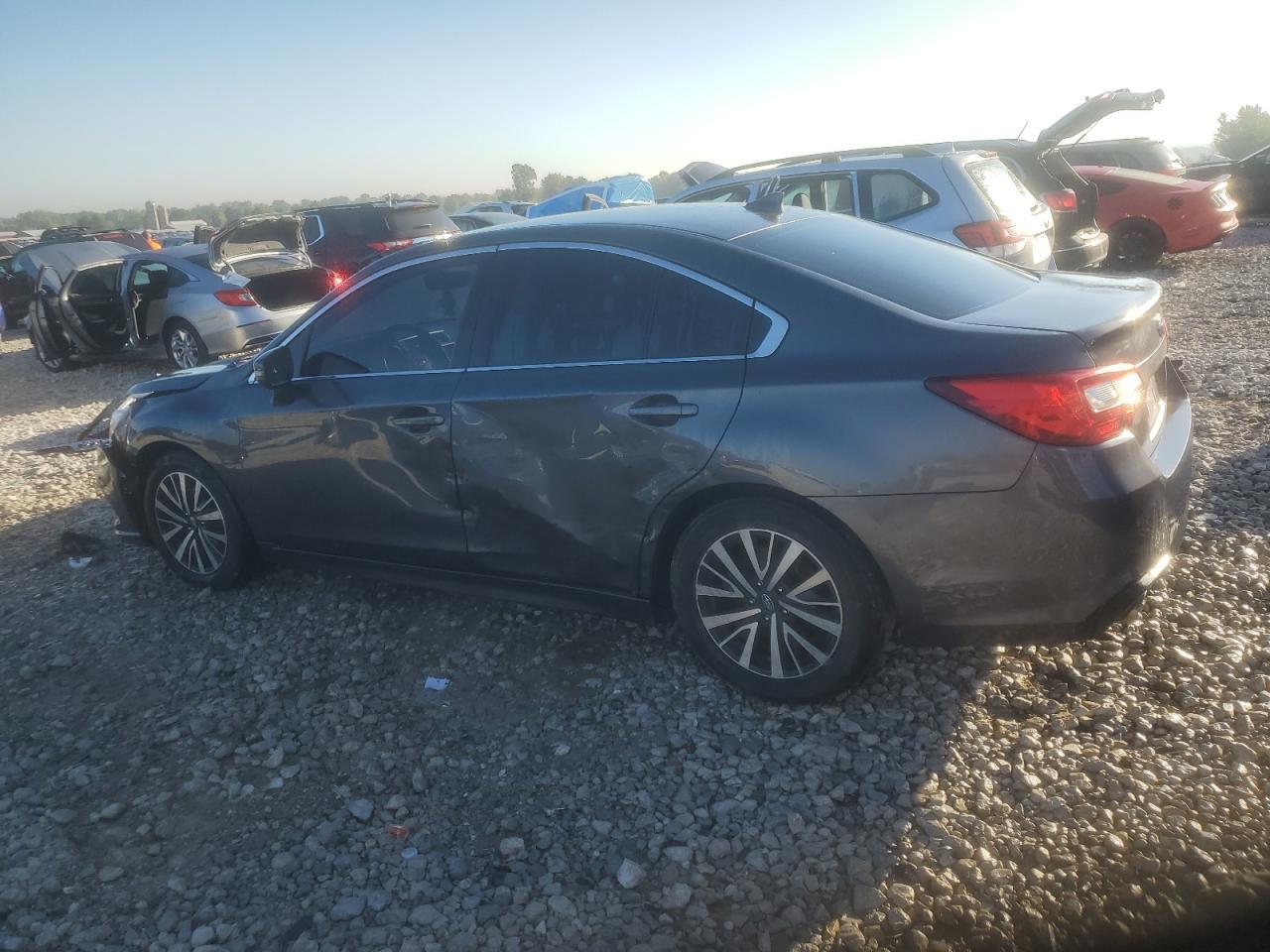 2018 Subaru Legacy 2.5I Premium - Фото 2