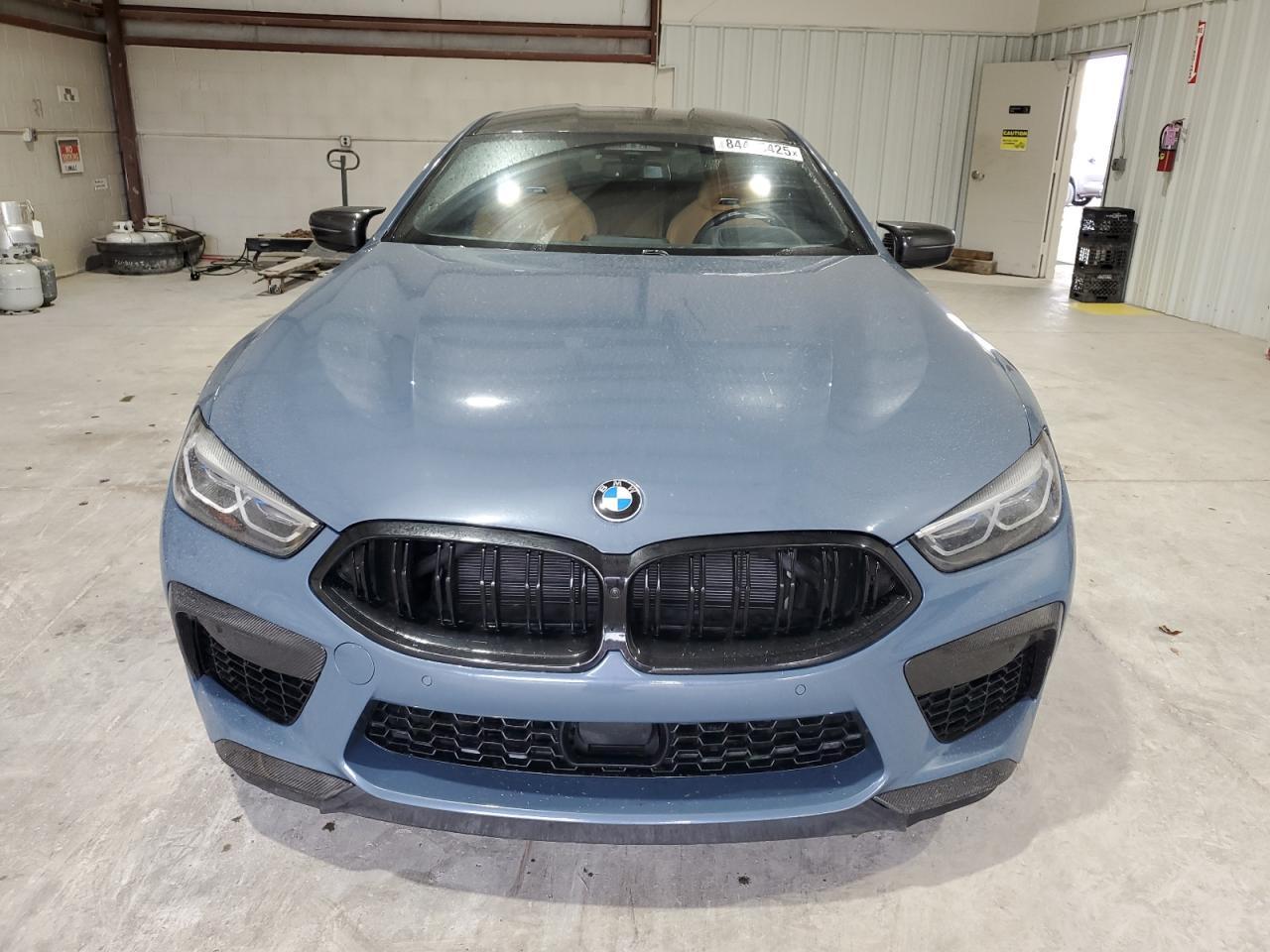 2022 BMW M8 - Фото 5