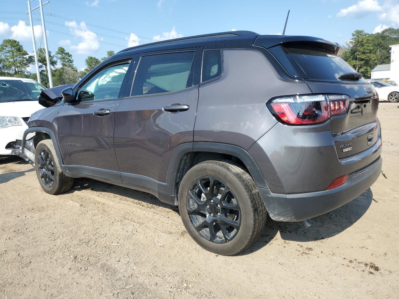 2024 Jeep Compass Latitude - Фото 2