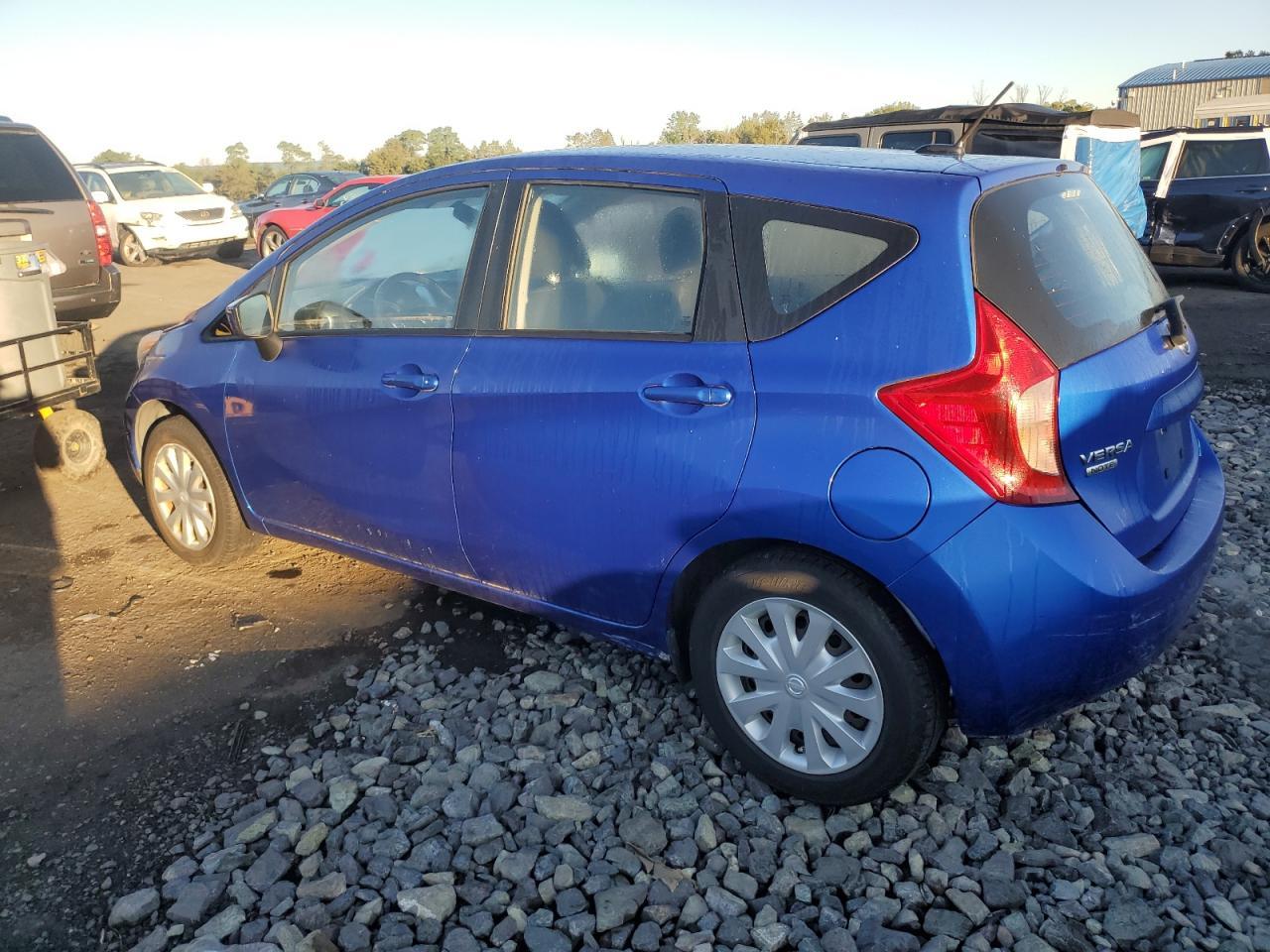 2016 Nissan Versa Note S - Фото 2