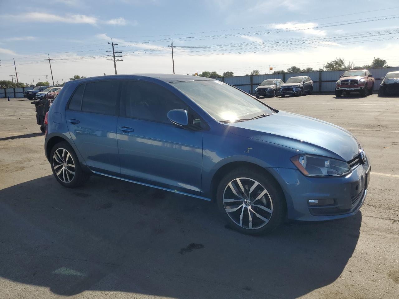 2017 Volkswagen Golf S - Image 4