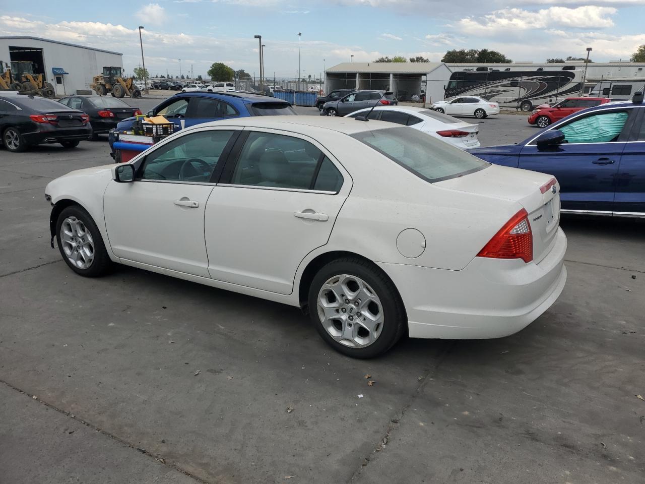 2011 Ford Fusion Se - Image 2