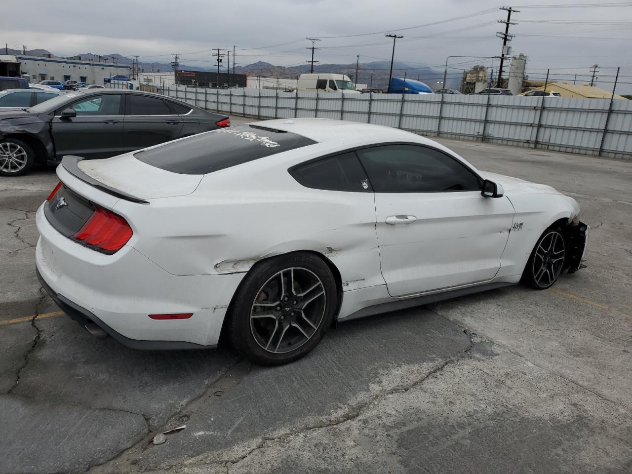 2018 Ford Mustang - Фото 3
