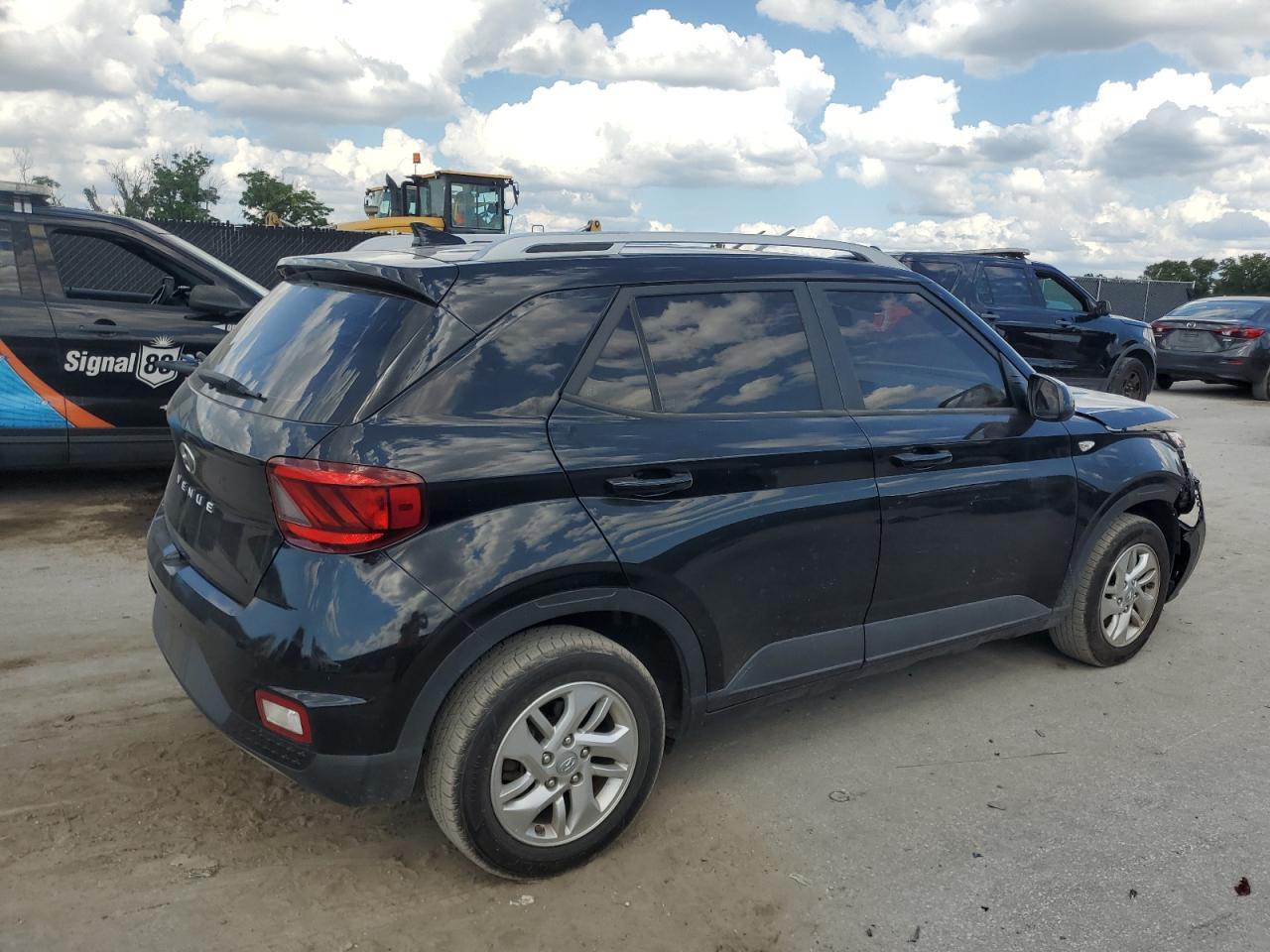 2020 Hyundai Venue Sel - Фото 3