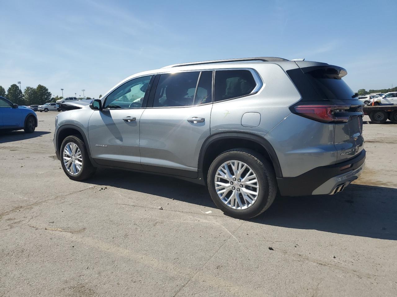 2024 GMC Acadia Uplevel - Image 2