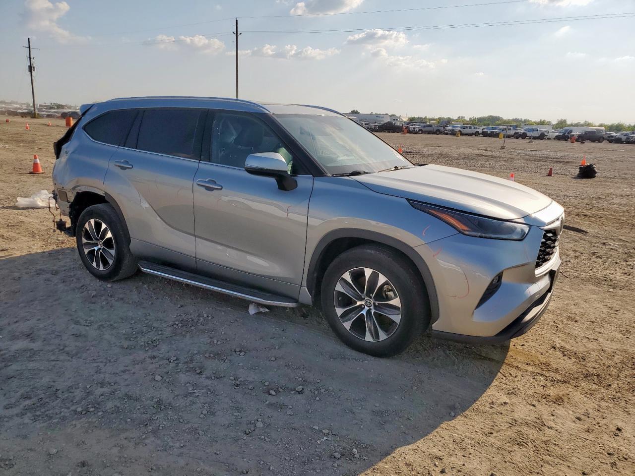 2021 Toyota Highlander Xle - Фото 4