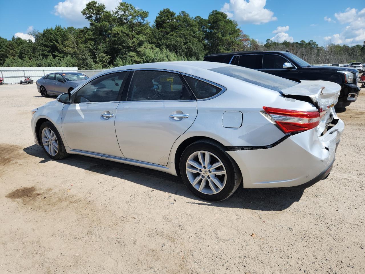 2013 Toyota Avalon Base - Image 2