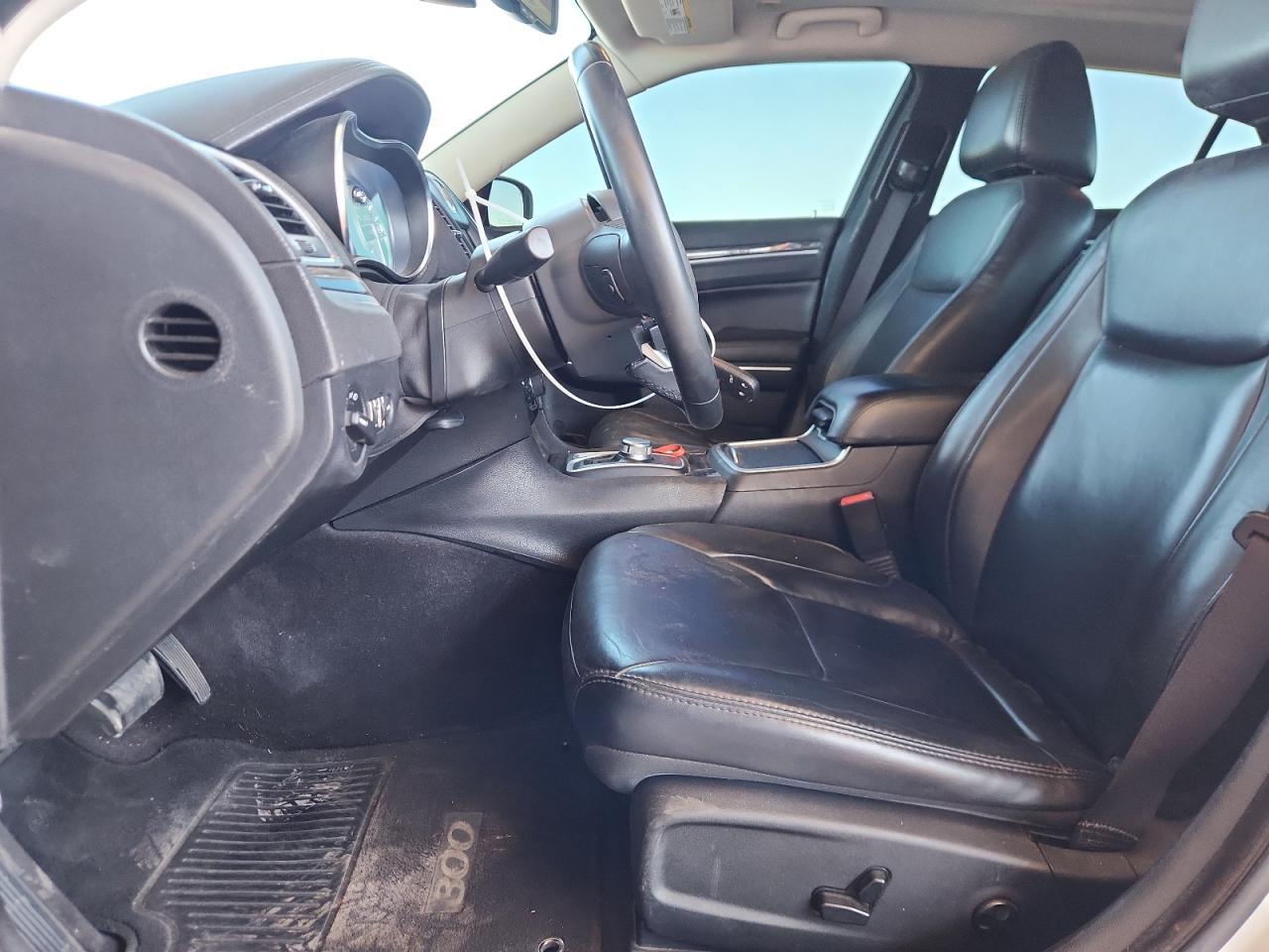 2017 Chrysler 300 Limited - Image 7