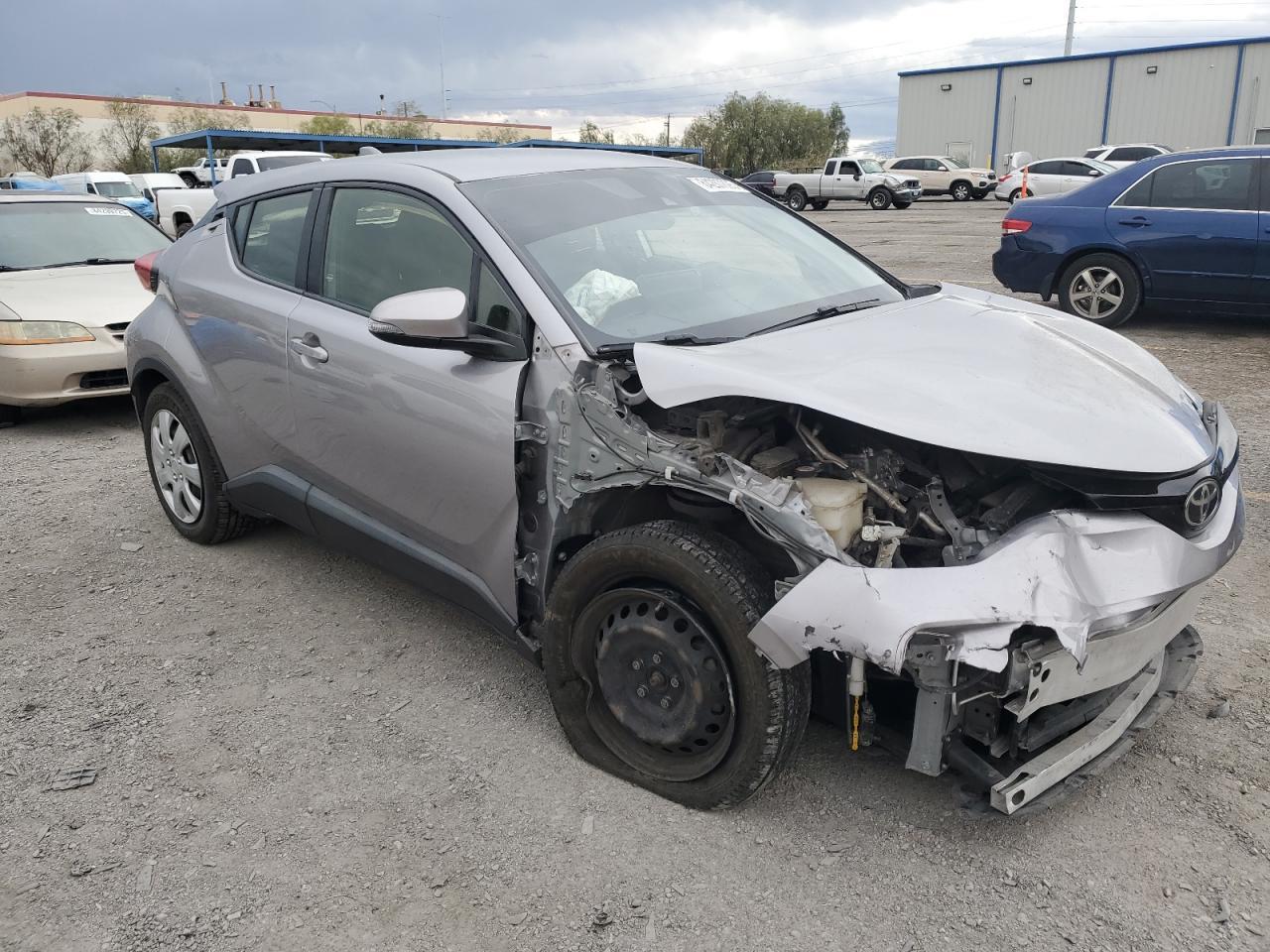 2020 Toyota C-Hr Xle - Фото 4