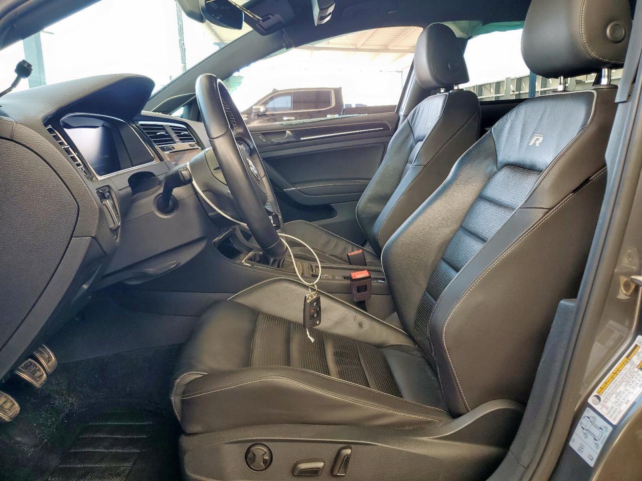 2018 Volkswagen Golf R - Image 7