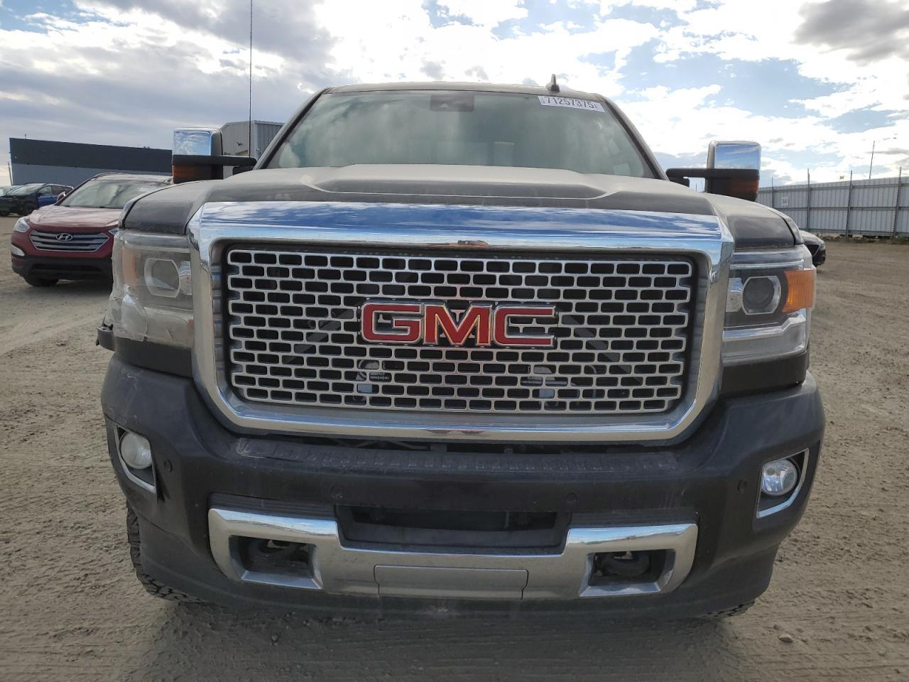 2015 GMC Sierra K2500 Denali - Image 5