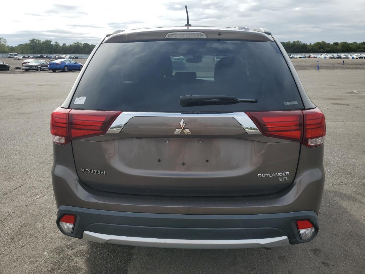2016 Mitsubishi Outlander Se - Image 6