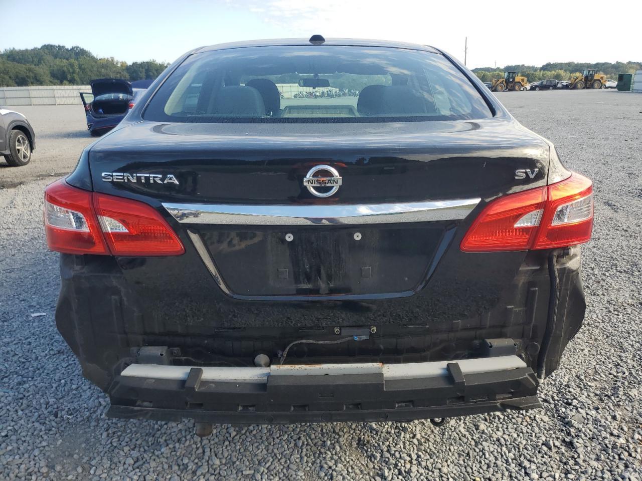2019 Nissan Sentra S - Фото 6