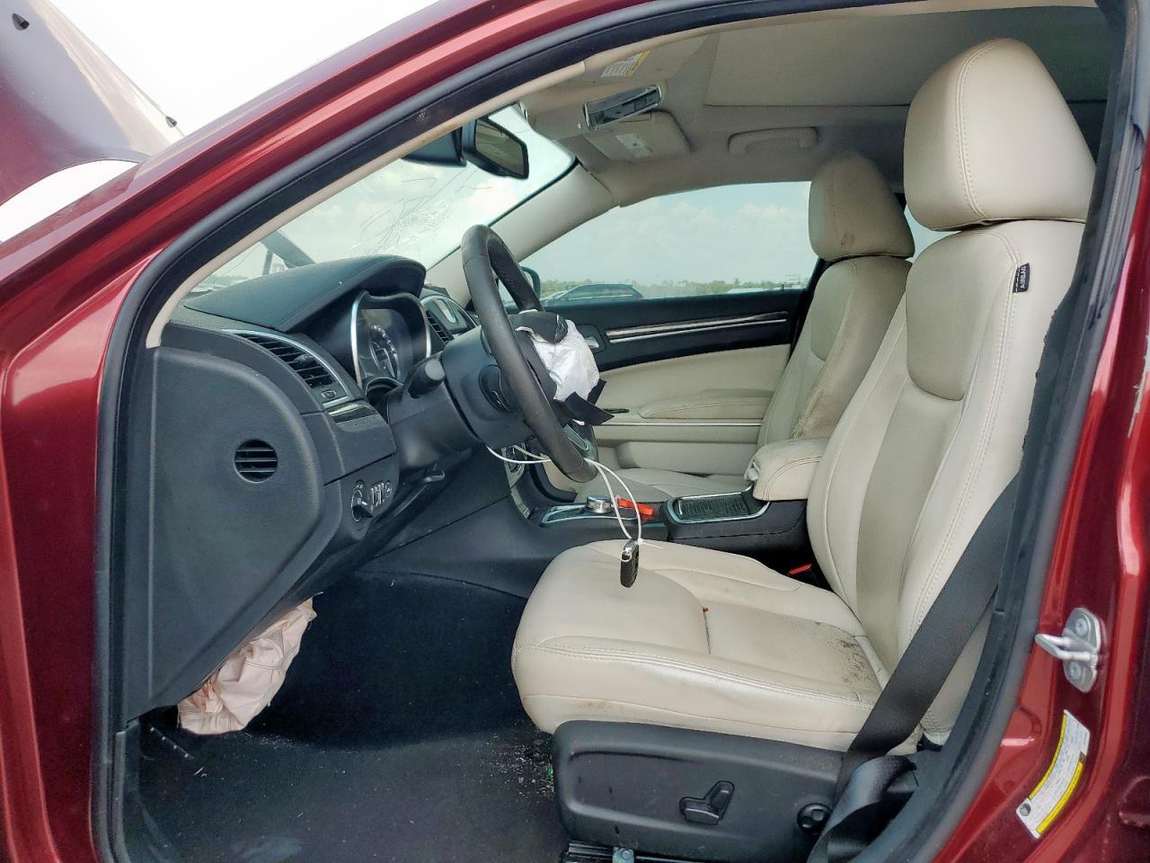 2018 Chrysler 300 Touring - Фото 7