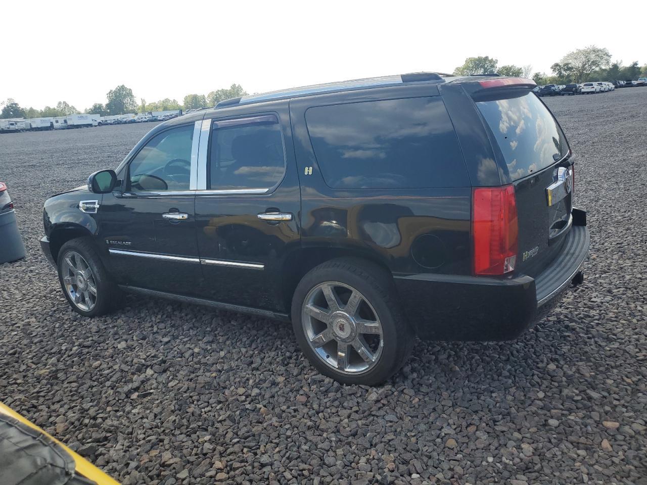 2009 Cadillac Escalade Hybrid - Image 2