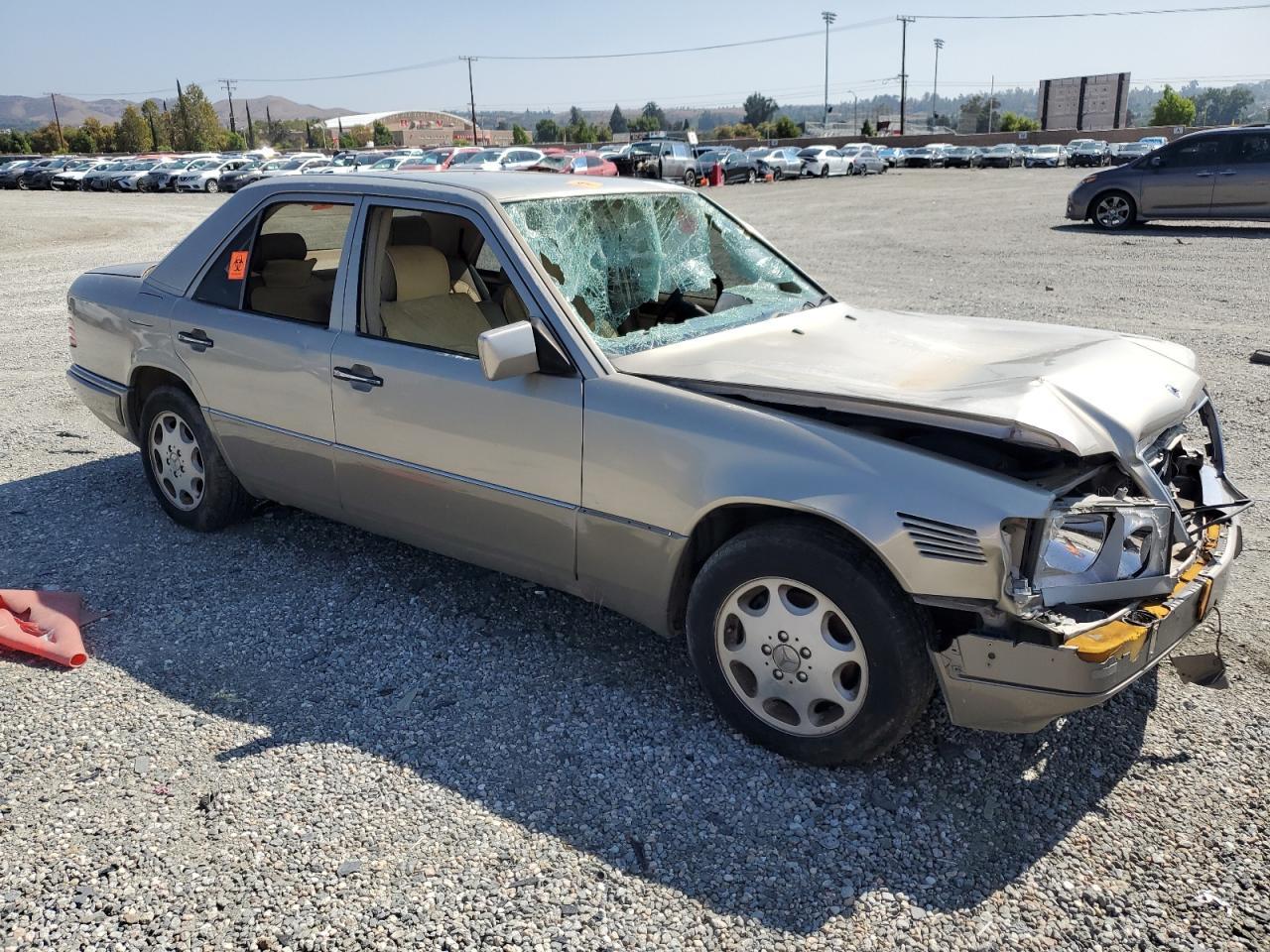 1995 Mercedes-Benz E 300D - Image 4