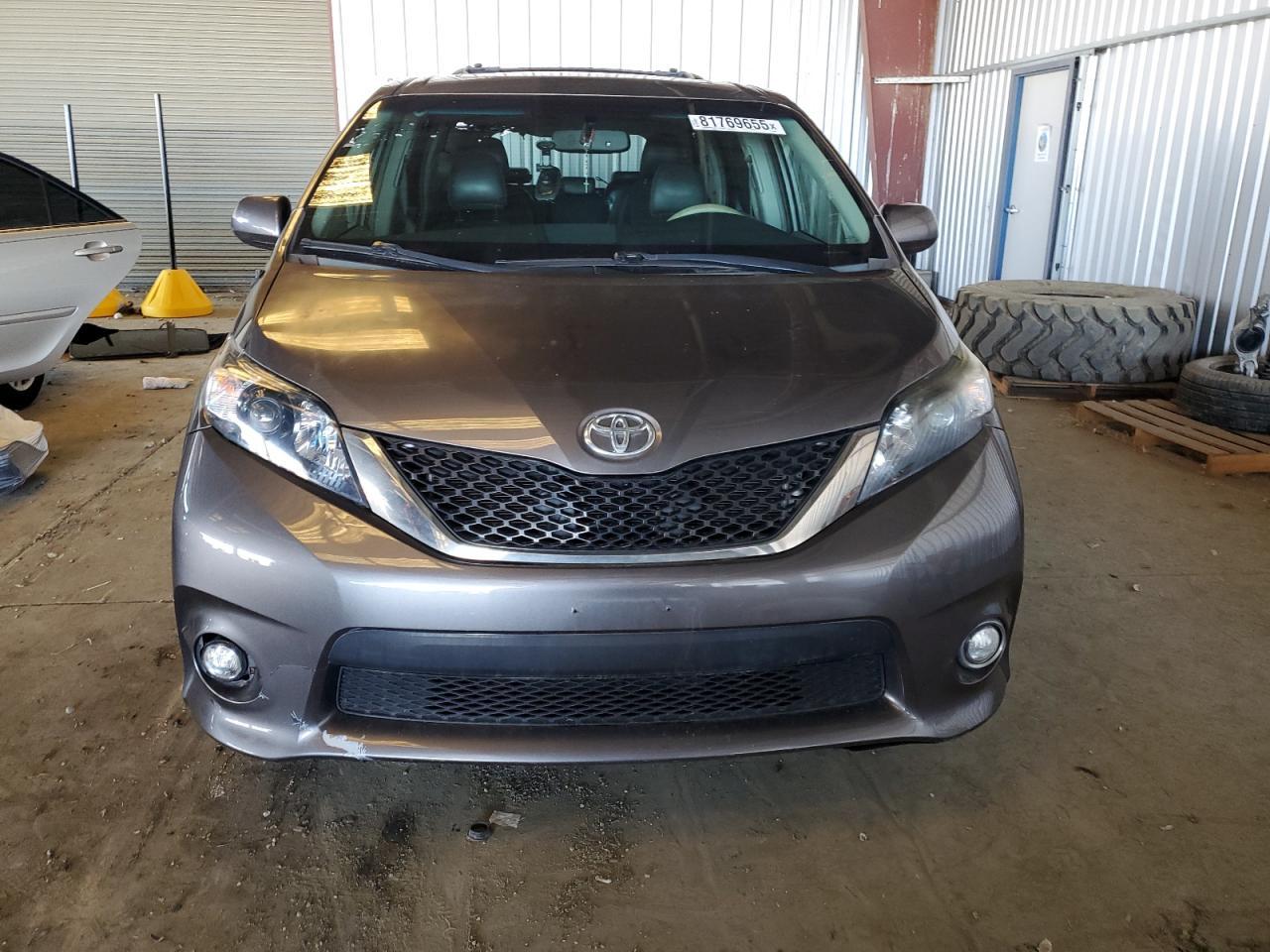 2014 Toyota Sienna Sport - Фото 5